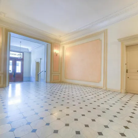 Le 1 Apartment